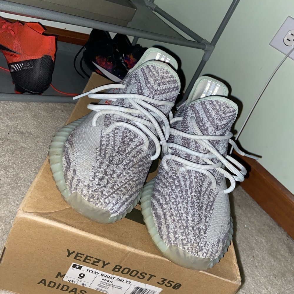 Yeezy 350 blue tints, size 9